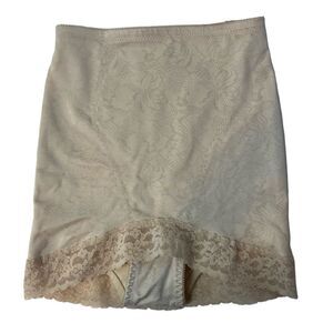 Flexees Spandex Slip Nude Size Small